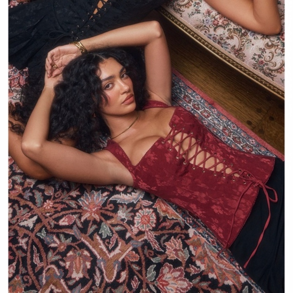 NEW House of CB Parisa Corset Top Burgundy Large - Picture 11 of 16